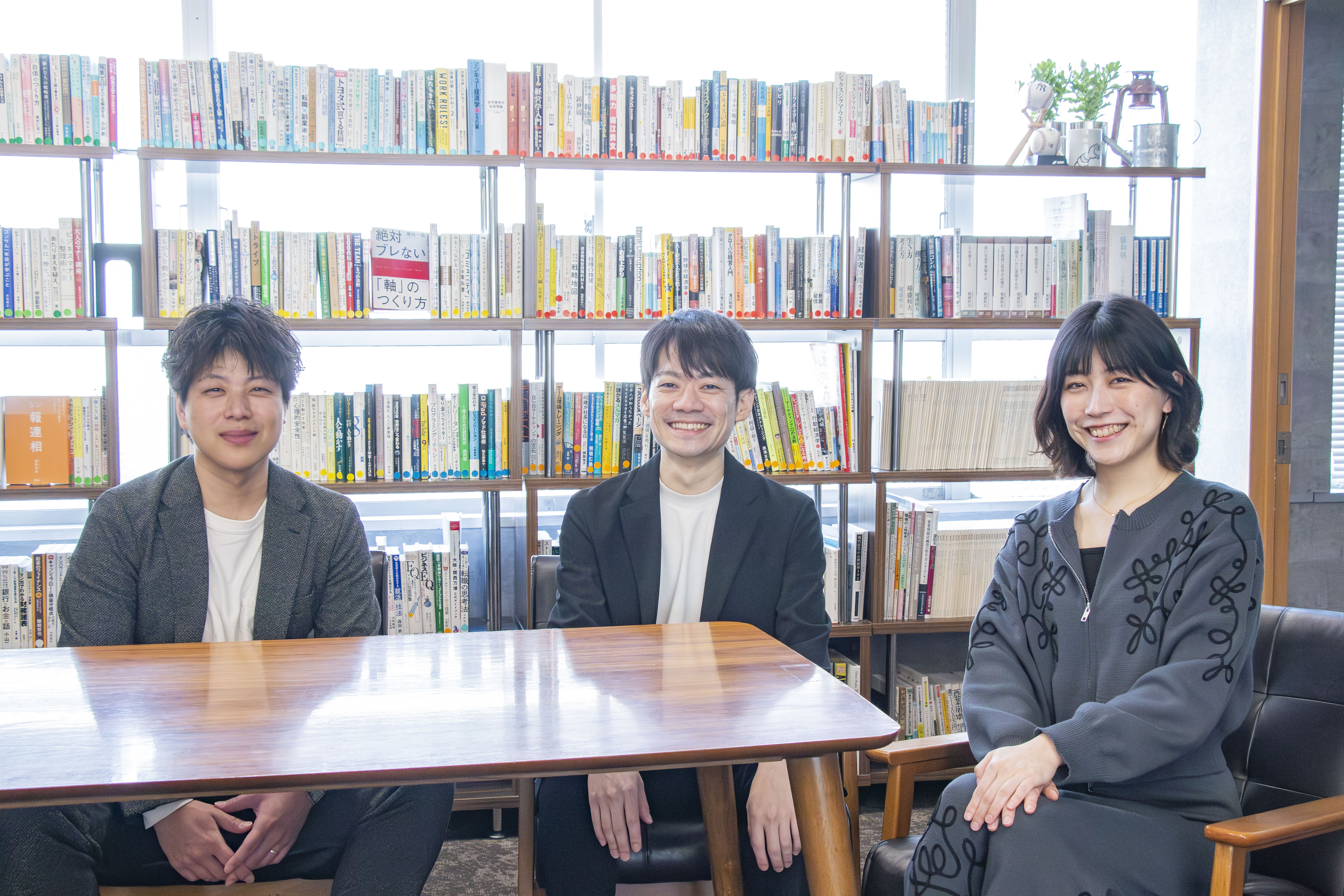 Althaeaチーム オフィスでのミーティング風景